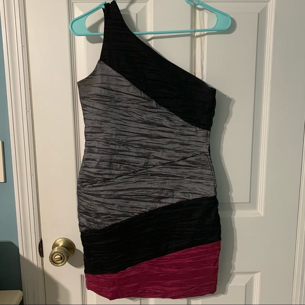 One shoulder bodycon dress